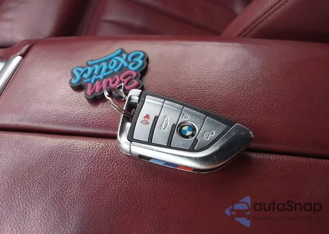 2021 BMW X6 xDrive40I z USA, uszkodzony, nr VIN 5UXCY6C06M9F42453